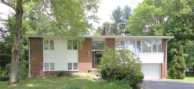 331 Roberts Ln, New Castle, PA 16105