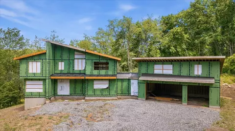 2323 Mcdevitt Rd, Sewickley, PA 15143