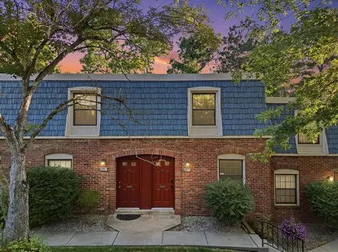1192 Pennsbury Blvd, Pittsburgh, PA 15205