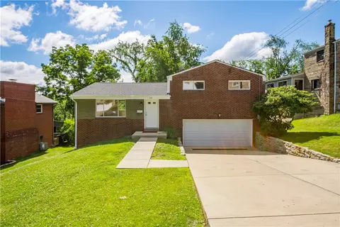 238 Santa Fe Dr, Bethel Park, PA 15102