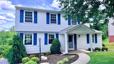 204 Glengarry Dr, Coraopolis, PA 15108