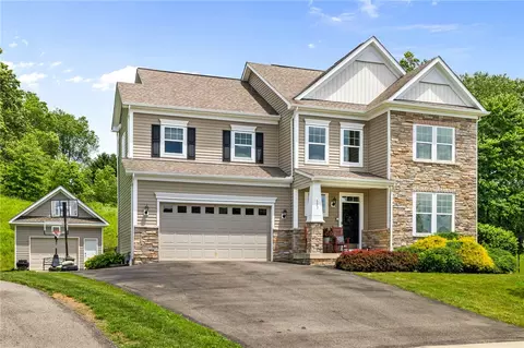 323 Eagle Dr, Cranberry Township, PA 16066