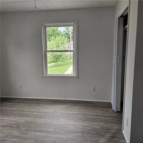 124 Mount Air Rd, New Castle, PA 16102