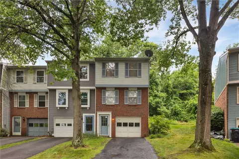 531 Winesap Dr, Bridgeville, PA 15017