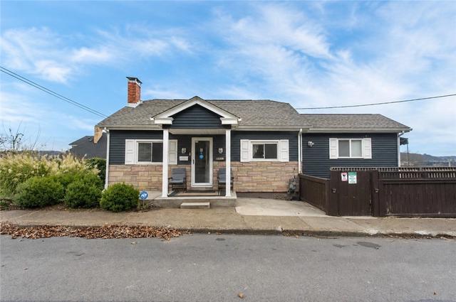 1530 6th Ave, Freedom, PA 15042