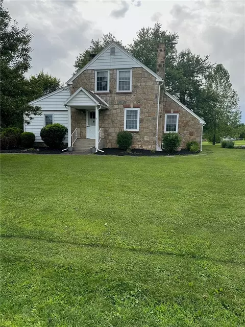 423 Penncraft 04 Cir, East Millsboro, PA 15433