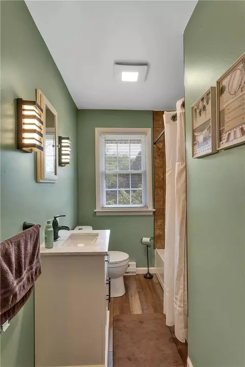 Bath - 267 Thorn Run Rd, Export, PA 15632 photo 1 of 2