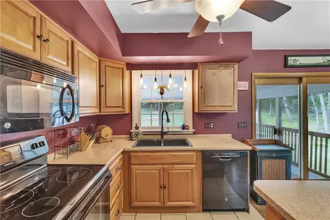 Kitchen - 267 Thorn Run Rd, Export, PA 15632 photo 4 of 4