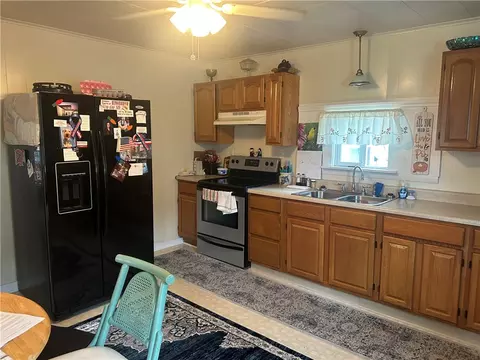 228 Union St, Dickerson Run, PA 15430 photo 9