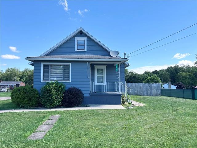 864 8th St, Leechburg, PA 15656