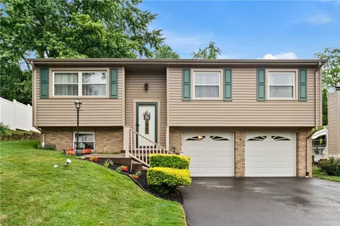 204 Manor Dr, Pittsburgh, PA 15236
