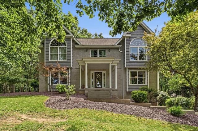 135 Elgin Ln, Evans City, PA 16033