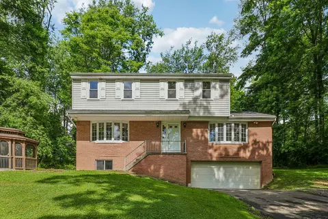 512 Hanover Kendall, Hookstown, PA 15050