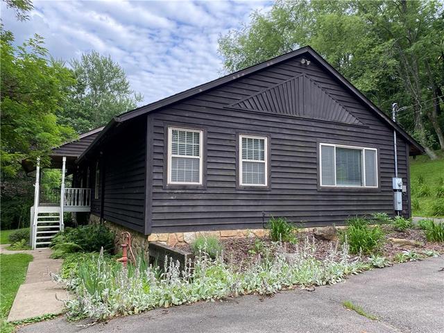 120 Alter Rd, New Kensington, PA 15068