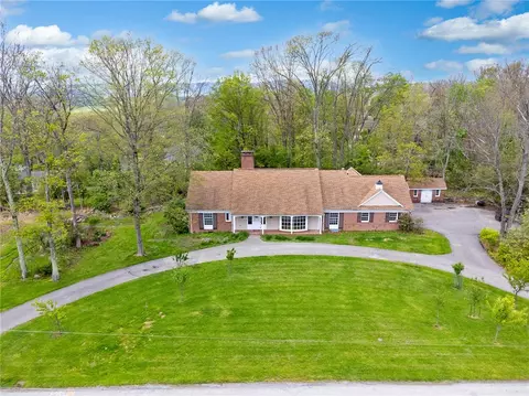 124 Hermitage Cir, Ligonier, PA 15658
