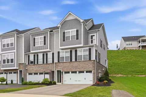 401 Spruce Ln, Canonsburg, PA 15317