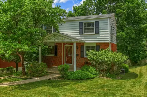 228 Parkedge Rd, Pittsburgh, PA 15220