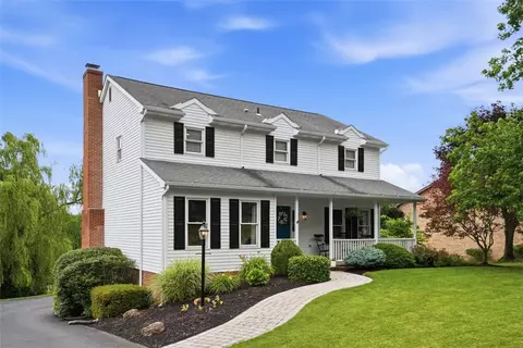 164 Oakdale Dr, Zelienople, PA 16063