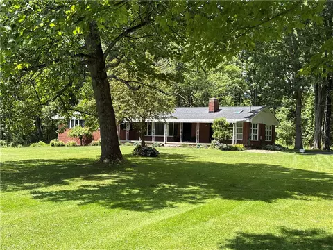 320 Cherry Hl, Greenville, PA 16125