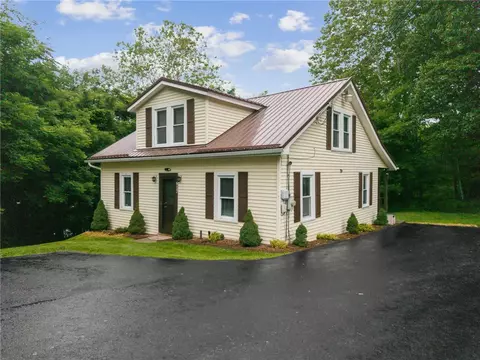 617 Pacek Rd, Greensburg, PA 15601