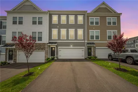649 Olivia St, Pittsburgh, PA 15205