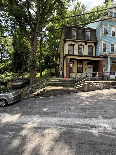 647 Rising Main Ave, Pittsburgh, PA 15212