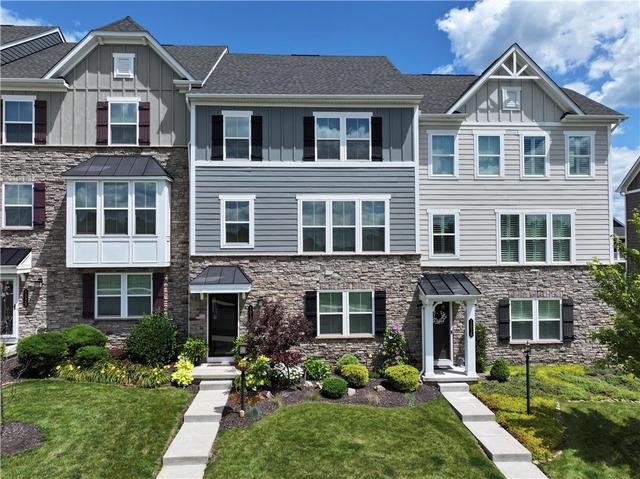 1018 Adair Ave, Valencia, PA 16059