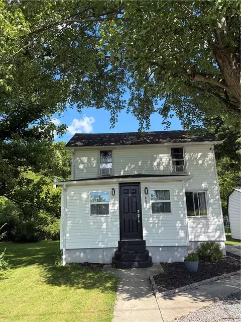 6882 Route 711, Seward, PA 15954