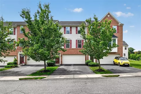 1023 Grey Fox Cir, Bridgeville, PA 15017