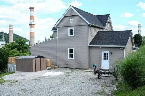 42 Kennedy Rd, New Eagle, PA 15067