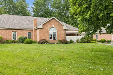 126 Crosswynds Dr, Beaver Falls, PA 15010