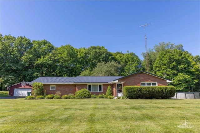1802 Georgetown Rd, Sandy Lake, PA 16145