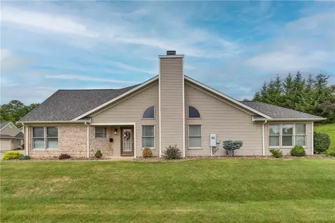 1903 Hunt Club Dr, Greensburg, PA 15601