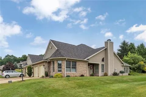 1903 Hunt Club Dr, Greensburg, PA 15601