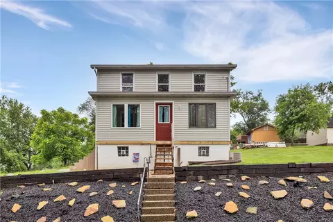 31 Penn, Manor, PA 15665
