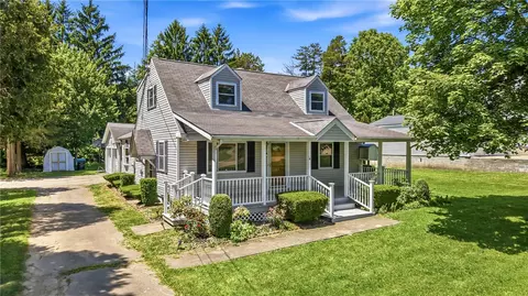 90 Rexford Dr, Hermitage, PA 16148