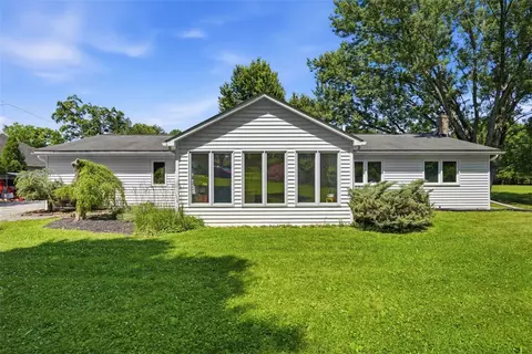 419 Large Dr, Cheswick, PA 15024