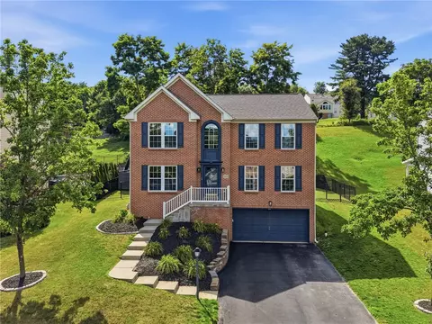 224 Beagle Dr, Coraopolis, PA 15108