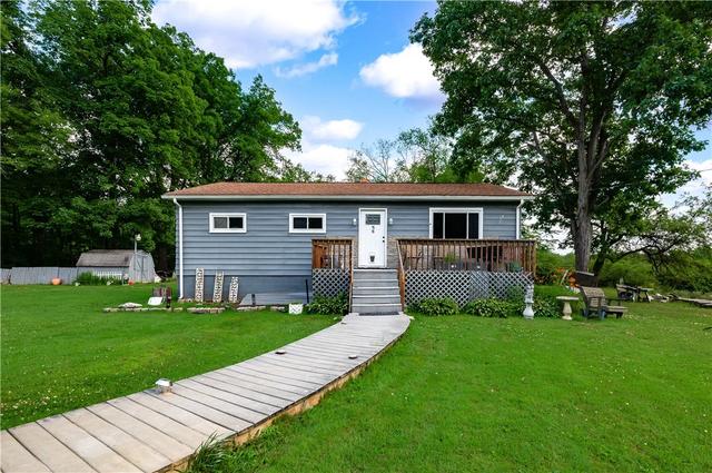 58 Bassick Ln, Transfer, PA 16154