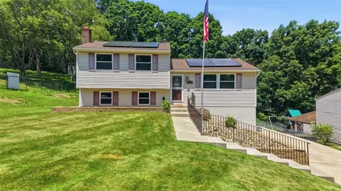 728 Skyview Dr, Cranberry Township, PA 16066