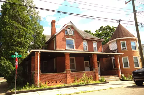 426 E 2nd Ave, Tarentum, PA 15084