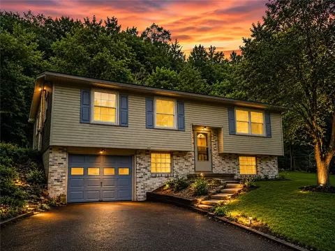 430 Pine Run Rd, Freedom, PA 15042