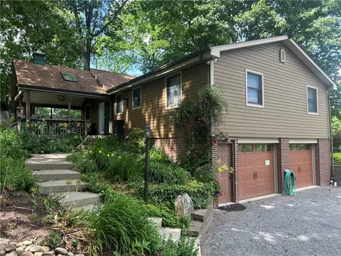 108 Needham Dr, Valencia, PA 16059