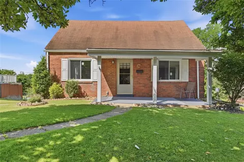 73 Clifford Dr, Pittsburgh, PA 15220