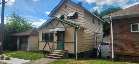 1202 Crescent Ave, Ellwood City, PA 16117