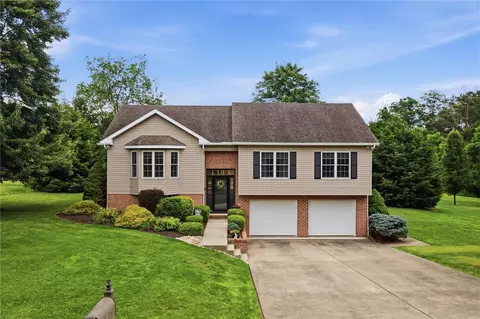 96 James St, Lemont Furnace, PA 15456