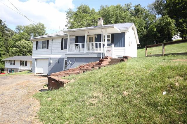 49 Walkertown Hill Rd, Daisytown, PA 15427
