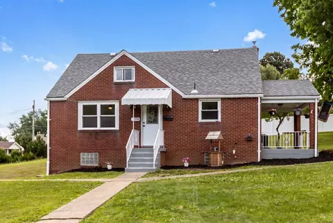 1376 Peterson Dr, Clairton, PA 15025