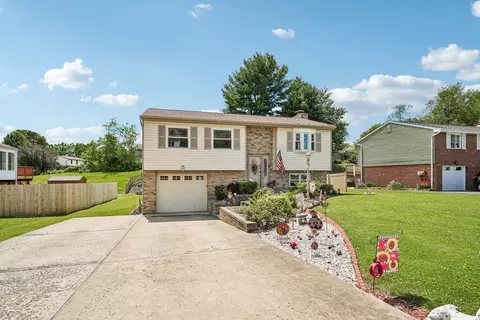 42 Fitch Ln, Greensburg, PA 15601
