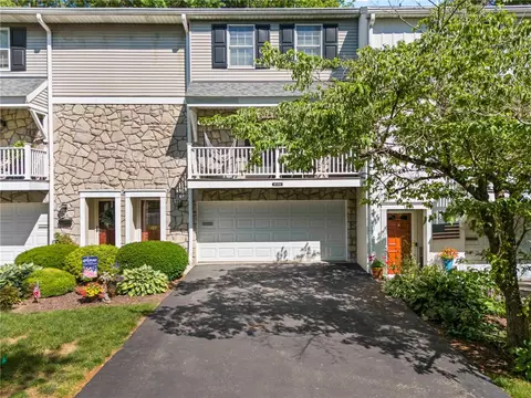 109 Roscommon Pl, Mcmurray, PA 15317